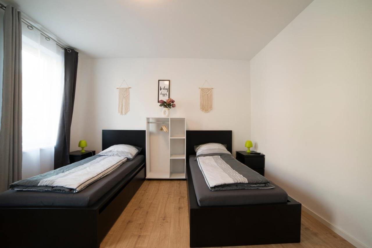 Schoene Ferienwohnung 78M2, 3 Schlafzimmer, 2 Baeder, Zentrumnah, 1Og Erfurt Exterior foto